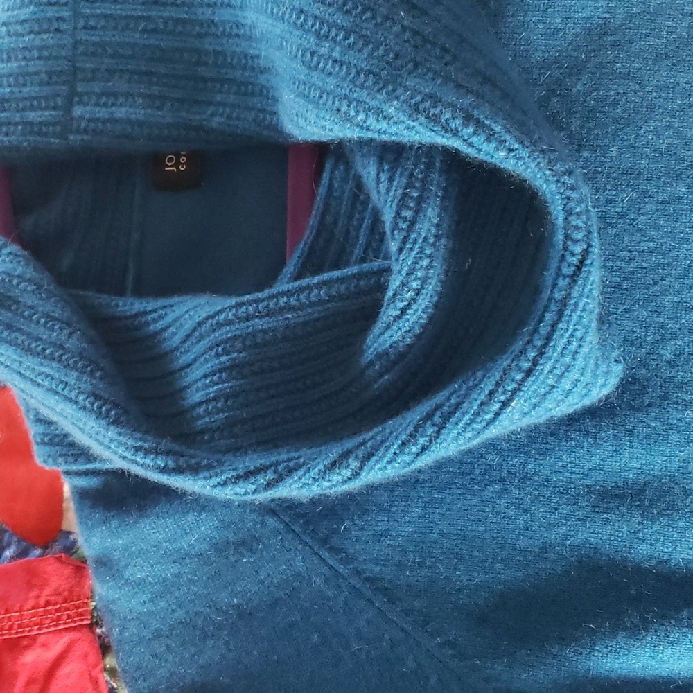 Cowl neck cashmere sweater - Picture 2 of 7